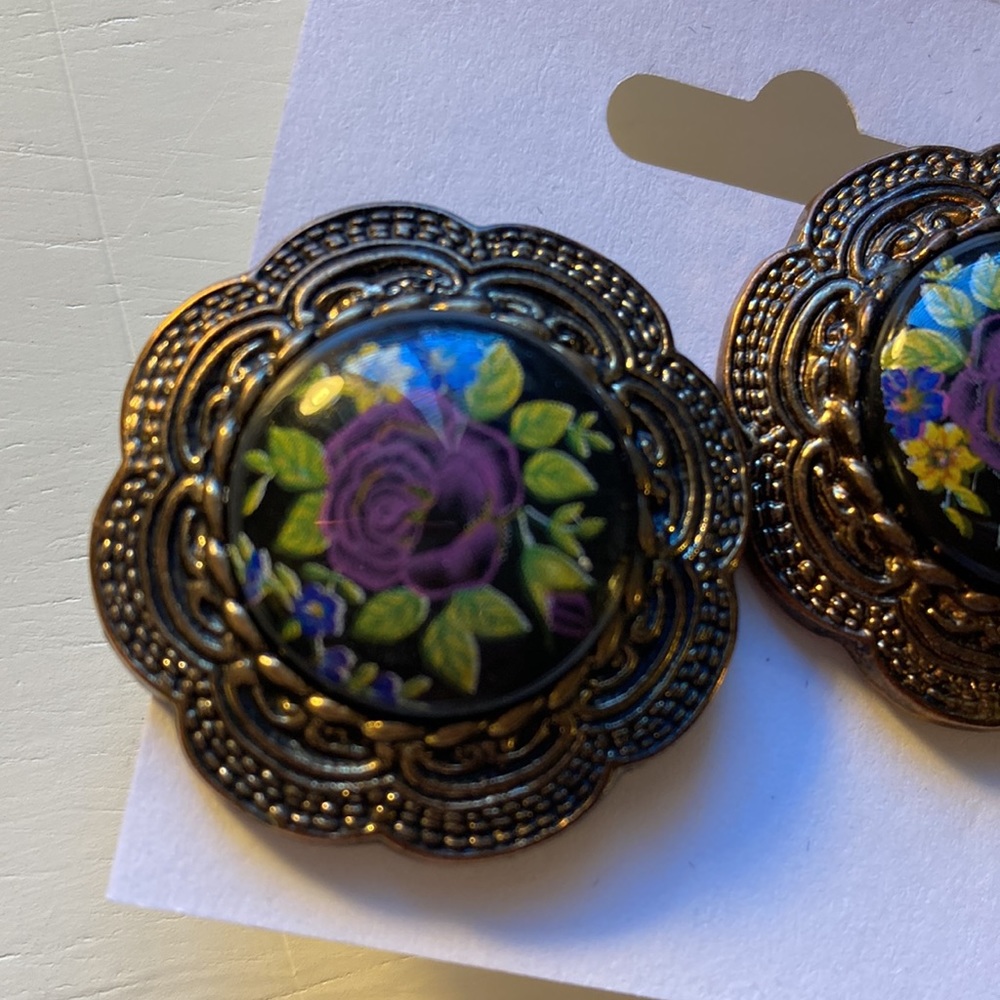 Vintage Antique Gold Floral Button Earrings - Picture 5 of 5